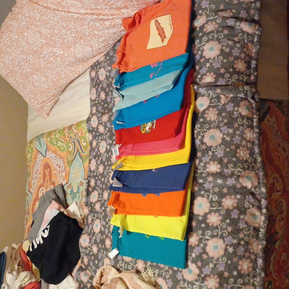 11 size small name brand t-shirts